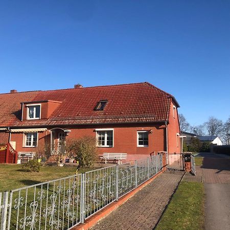 Gasthaus Am Schloss Karlsburg Exteriör bild